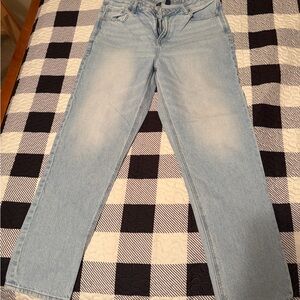 Light Wash Women's mom jeans